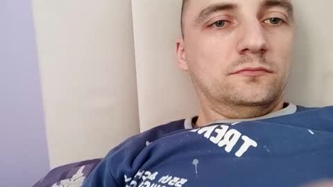 zenek1989007 online show from April 7, 9:43 am