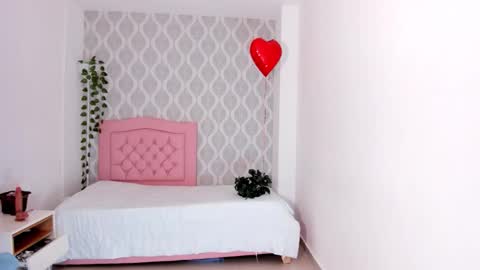 Zenith online show from February 5, 9:30 pm