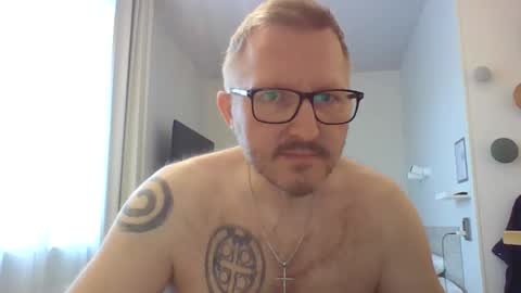 Snapshot of zenlem chatting on May 17, 3:08 pm zenlem online show from May 17, 3:08 pm