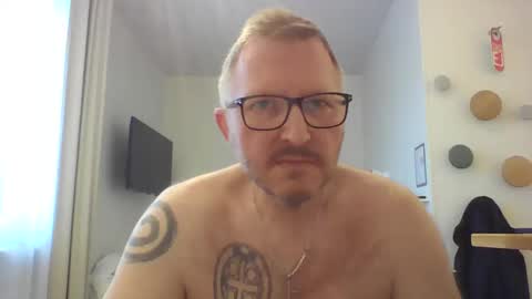 Snapshot of zenlem chatting on May 18, 5:41 pm zenlem online show from May 18, 5:41 pm