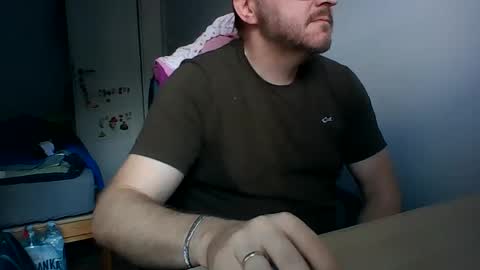 Snapshot of zenlem chatting on June 6, 2:44 pm zenlem online show from June 6, 2:44 pm