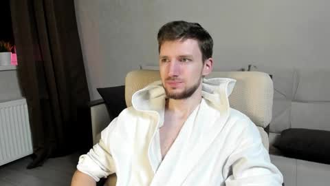 Andrew online show from October 18, 9:15 pm