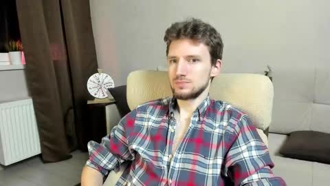 Andrew online show from November 25, 8:31 pm