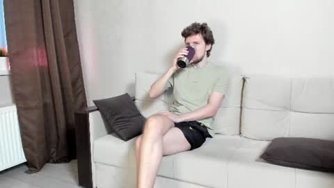 Andrew online show from July 2, 4:40 am