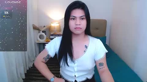zephyraaaaa online show from July 27, 2:57 pm