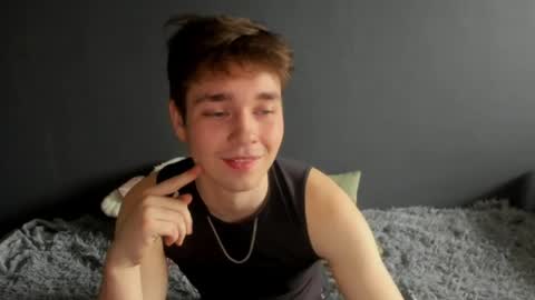 Snapshot of zeriixx chatting on April 10, 1:44 am Ethan online show from April 10, 1:44 am