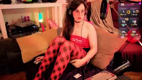 Snapshot of zesty_peach chatting on July 22, 12:13 am zesty_peach online show from July 22, 12:13 am