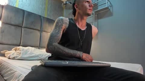 Snapshot of zeta_fox99 chatting on November 9, 5:39 am zeta fox99 online show from November 9, 5:39 am