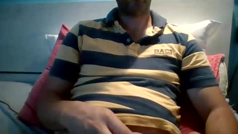 Snapshot of zeus00811 chatting on September 11, 5:40 am zeus online show from September 11, 5:40 am