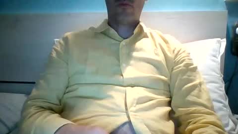 Snapshot of zeus00811 chatting on October 1, 3:34 am zeus online show from October 1, 3:34 am