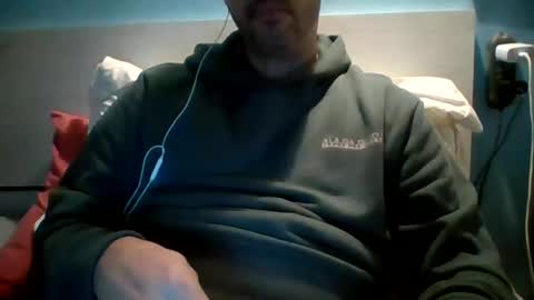 Snapshot of zeus00811 chatting on October 22, 3:45 pm zeus online show from October 22, 3:45 pm