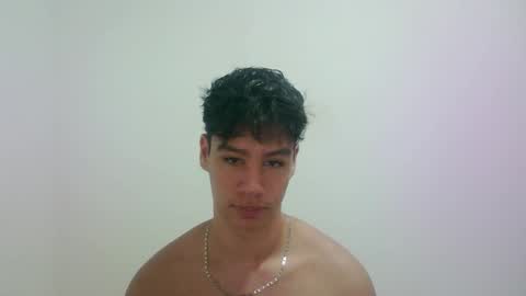 zeus_183 online show from October 10, 11:48 pm