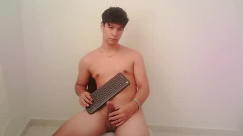 zeus_183 online show from November 19, 2:28 pm