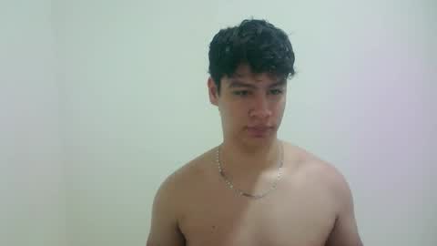 zeus_183 online show from March 2, 3:41 am