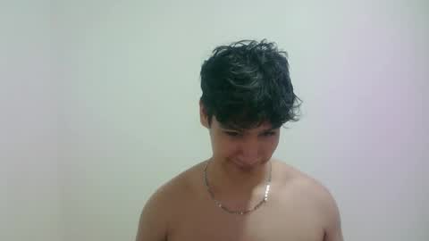 zeus_183 online show from March 19, 12:36 am