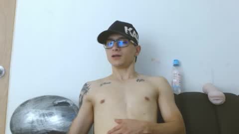Snapshot of zeusdark19 chatting on June 2, 6:32 pm zeus online show from June 2, 6:32 pm