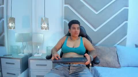 Snapshot of zeussmithh chatting on October 7, 1:41 pm zeussmithh online show from October 7, 1:41 pm