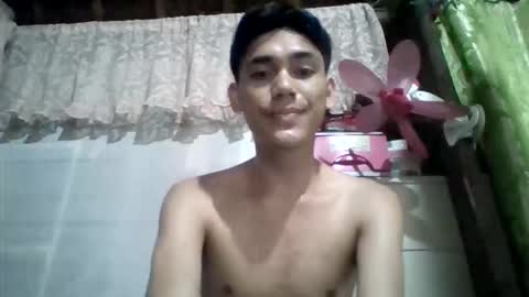 Snapshot of zevierbalte chatting on September 29, 7:02 am zavier skinny asian online show from September 29, 7:02 am
