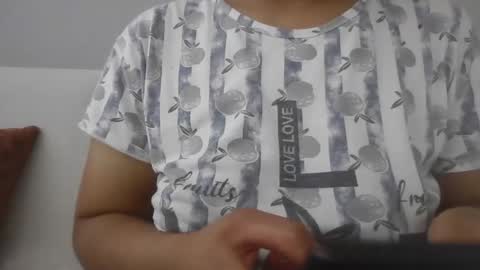 Snapshot of zeyzeysuuuu chatting on October 19, 9:21 am zeyzeysuuuu online show from October 19, 9:21 am