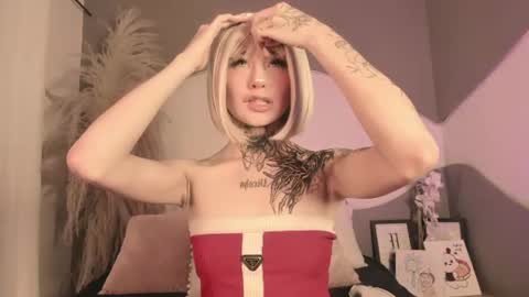 zhally_dee online show from July 22, 11:46 am