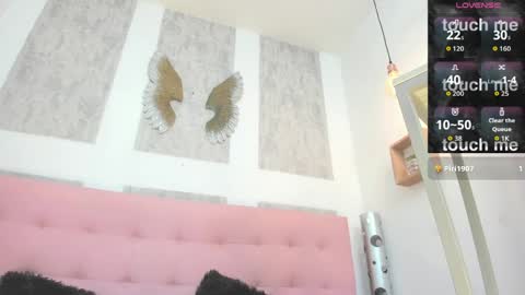 ZHAMIRA  ANDRES online show from March 30, 10:44 pm