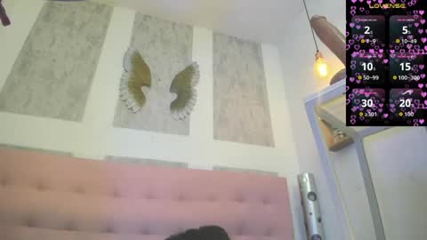 ZHAMIRA  ANDRES online show from April 13, 11:32 pm