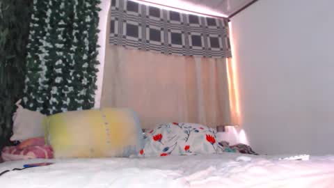 Snapshot of zhanaya_jhaen chatting on February 6, 6:33 pm zhannaya online show from February 6, 6:33 pm