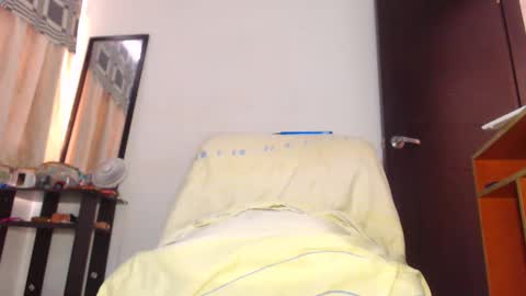 Snapshot of zhanaya_jhaen chatting on February 9, 6:23 pm zhannaya online show from February 9, 6:23 pm