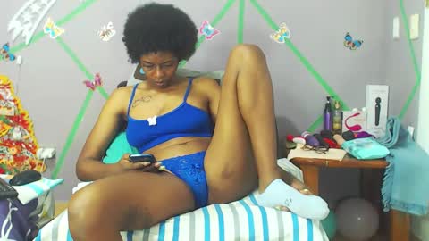 Snapshot of zharick_smithx chatting on December 3, 8:16 am zharick online show from December 3, 8:16 am