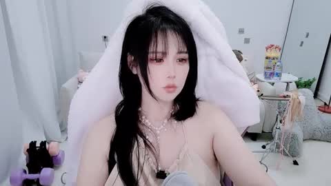 zhen online show from March 27, 1:44 pm