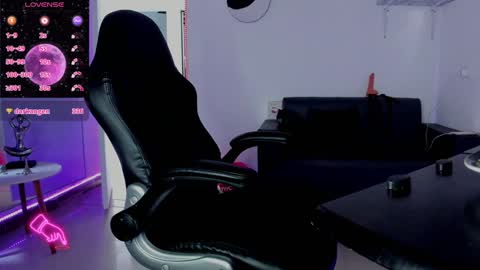 zhoestrong online show from January 17, 6:44 pm