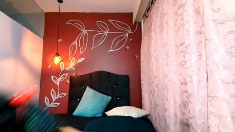 Zia Green online show from December 21, 3:31 pm