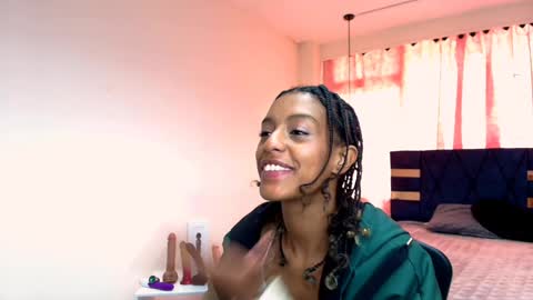 Zia Green online show from February 7, 3:30 pm