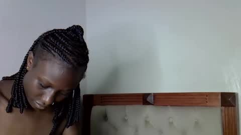 Snapshot of zia_vier chatting on May 1, 3:05 pm flavian online show from May 1, 3:05 pm