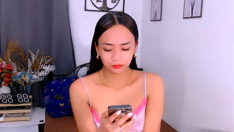 Snapshot of zialustts chatting on February 15, 6:43 am Zia online show from February 15, 6:43 am