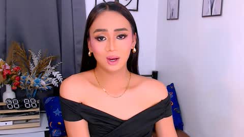 Snapshot of zialustts chatting on February 23, 9:28 am Zia online show from February 23, 9:28 am