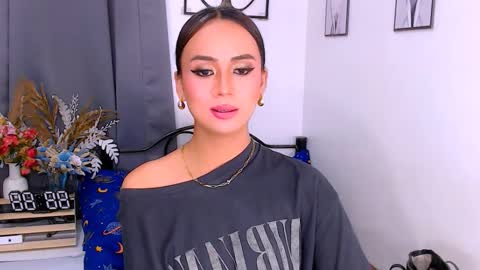 Snapshot of zialustts chatting on February 25, 4:49 pm Zia online show from February 25, 4:49 pm