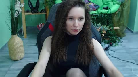 zianichols online show from February 20, 9:44 am