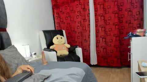 Snapshot of ziataylor chatting on March 6, 1:37 am ziataylor online show from March 6, 1:37 am