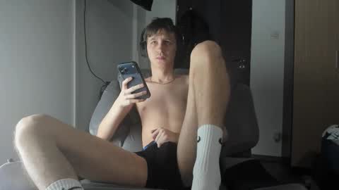 Snapshot of zincky chatting on December 19, 3:41 pm zincky online show from December 19, 3:41 pm