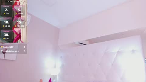 Nia  online show from February 21, 2:48 pm