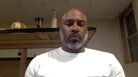 Snapshot of zionlion22 chatting on April 22, 1:41 am zionlion22 online show from April 22, 1:41 am