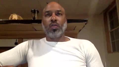 Snapshot of zionlion22 chatting on April 25, 1:30 am zionlion22 online show from April 25, 1:30 am