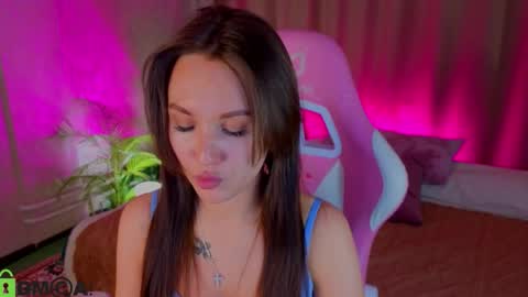 Zlata  Mon Tue Thu Fri Sun Sa GMT 3 0000pm - 0600pm  online show from October 18, 4:41 pm