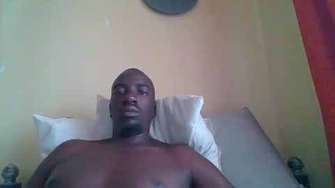 Snapshot of zlatann2012 chatting on October 14, 6:47 am Zlatann2012 online show from October 14, 6:47 am