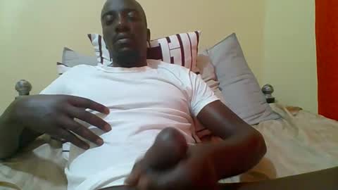 Snapshot of zlatann2012 chatting on October 28, 12:30 pm Zlatann2012 online show from October 28, 12:30 pm