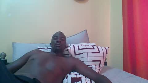 Snapshot of zlatann2012 chatting on December 21, 10:11 am Zlatann2012 online show from December 21, 10:11 am