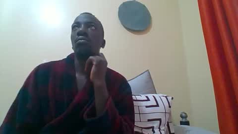 Snapshot of zlatann2012 chatting on December 22, 4:09 am Zlatann2012 online show from December 22, 4:09 am