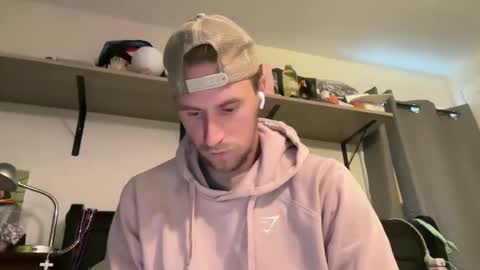 Snapshot of zmac0214 chatting on October 16, 12:06 pm Gregm0419 online show from October 16, 12:06 pm