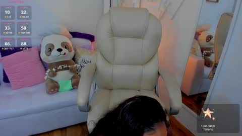 Zobe Love online show from March 1, 5:20 am